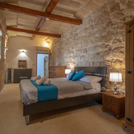 Charming Traditional Holiday home *