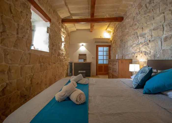 Case de vacanță Charming Traditional *